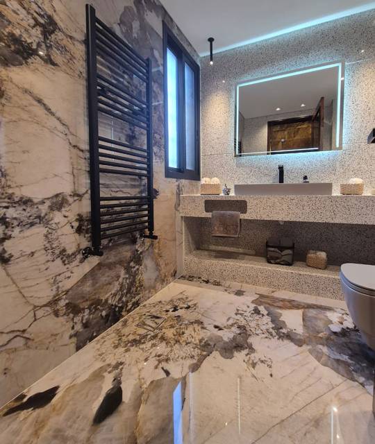 Modern Bathroom